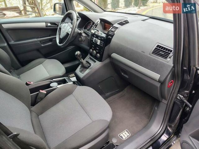 Черный Опель Зафира, объемом двигателя 1.6 л и пробегом 245 тыс. км за 5800 $, фото 53 на Automoto.ua