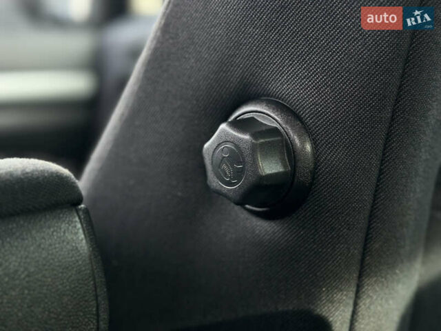 Чорний Опель Зафіра, об'ємом двигуна 1.8 л та пробігом 210 тис. км за 8199 $, фото 62 на Automoto.ua