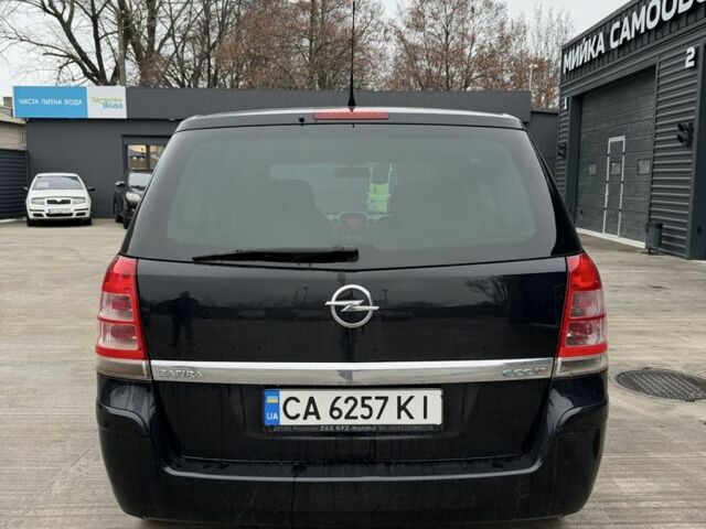 Черный Опель Зафира, объемом двигателя 1.6 л и пробегом 150 тыс. км за 7500 $, фото 6 на Automoto.ua