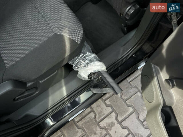 Чорний Опель Зафіра, об'ємом двигуна 1.8 л та пробігом 210 тис. км за 8199 $, фото 81 на Automoto.ua