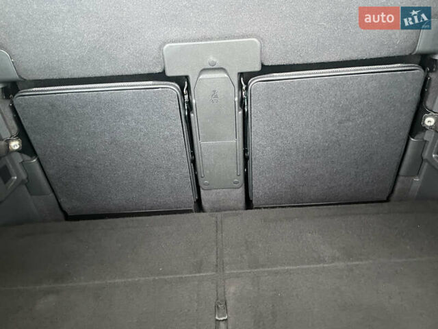 Черный Опель Зафира, объемом двигателя 1.7 л и пробегом 260 тыс. км за 6999 $, фото 31 на Automoto.ua