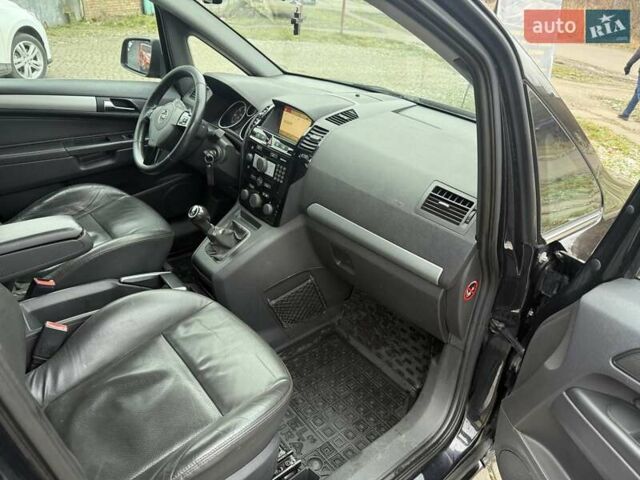 Чорний Опель Зафіра, об'ємом двигуна 1.69 л та пробігом 250 тис. км за 7500 $, фото 17 на Automoto.ua