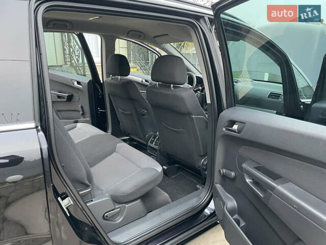 Черный Опель Зафира, объемом двигателя 1.7 л и пробегом 260 тыс. км за 6999 $, фото 29 на Automoto.ua