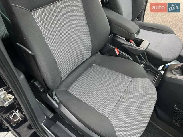 Черный Опель Зафира, объемом двигателя 1.6 л и пробегом 221 тыс. км за 7399 $, фото 58 на Automoto.ua