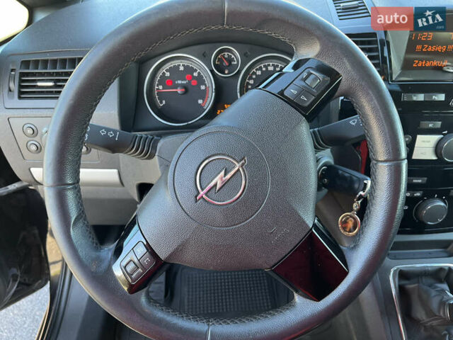 Чорний Опель Зафіра, об'ємом двигуна 1.7 л та пробігом 270 тис. км за 7550 $, фото 7 на Automoto.ua