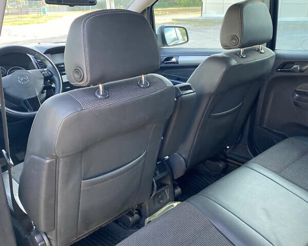 Черный Опель Зафира, объемом двигателя 1.69 л и пробегом 230 тыс. км за 6700 $, фото 6 на Automoto.ua