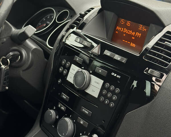 Черный Опель Зафира, объемом двигателя 1.8 л и пробегом 247 тыс. км за 7599 $, фото 33 на Automoto.ua