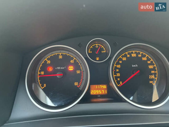 Черный Опель Зафира, объемом двигателя 0 л и пробегом 209 тыс. км за 8700 $, фото 12 на Automoto.ua