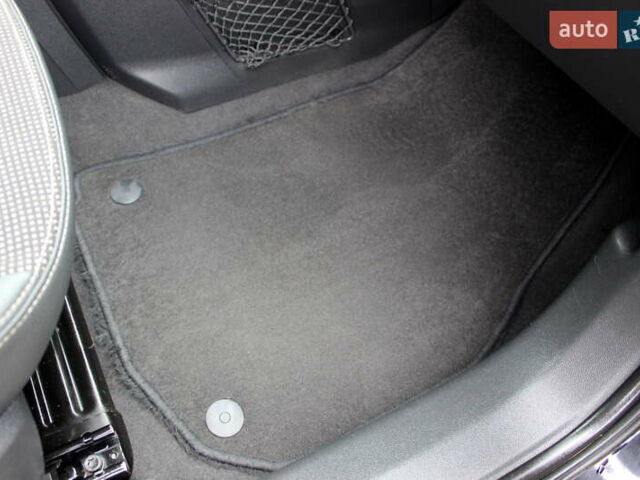 Черный Опель Зафира, объемом двигателя 1.8 л и пробегом 220 тыс. км за 7499 $, фото 61 на Automoto.ua