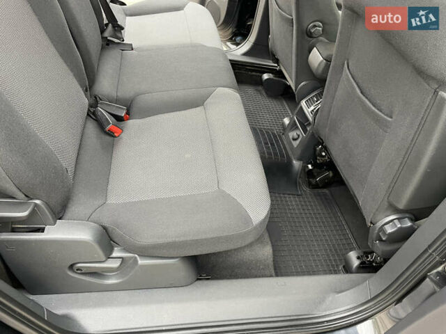 Черный Опель Зафира, объемом двигателя 1.7 л и пробегом 278 тыс. км за 7300 $, фото 22 на Automoto.ua