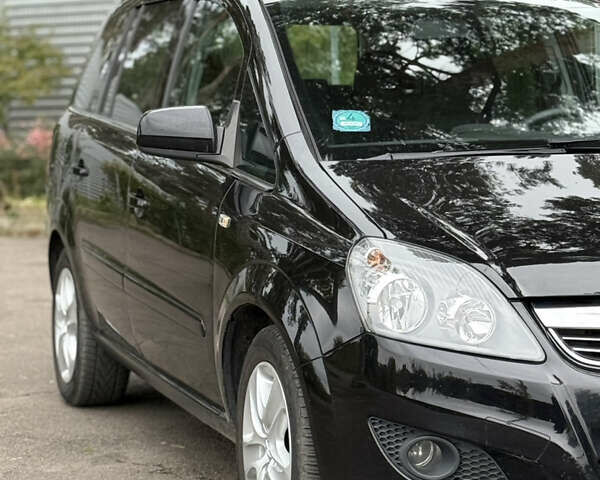 Черный Опель Зафира, объемом двигателя 1.6 л и пробегом 177 тыс. км за 7700 $, фото 6 на Automoto.ua