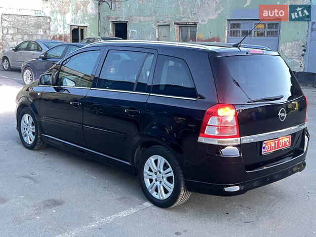 Черный Опель Зафира, объемом двигателя 1.7 л и пробегом 206 тыс. км за 8300 $, фото 2 на Automoto.ua