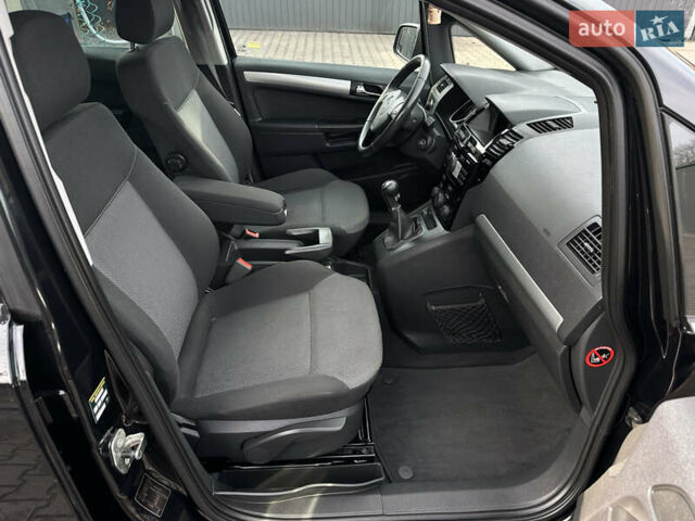 Чорний Опель Зафіра, об'ємом двигуна 1.8 л та пробігом 210 тис. км за 8199 $, фото 92 на Automoto.ua