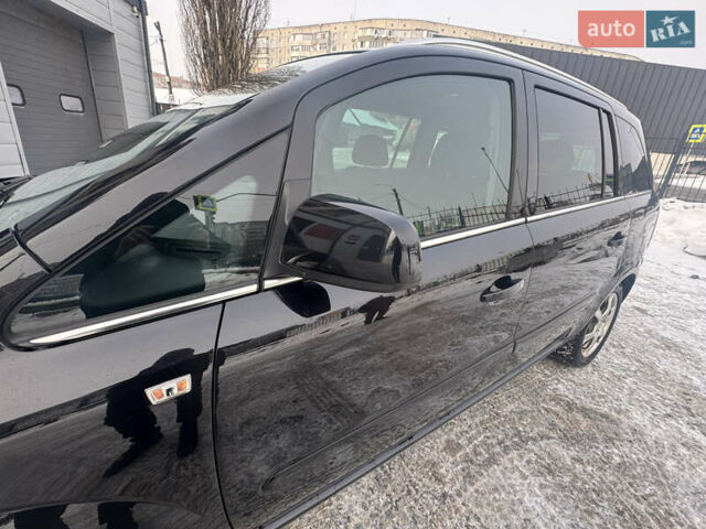 Черный Опель Зафира, объемом двигателя 1.8 л и пробегом 193 тыс. км за 7800 $, фото 24 на Automoto.ua