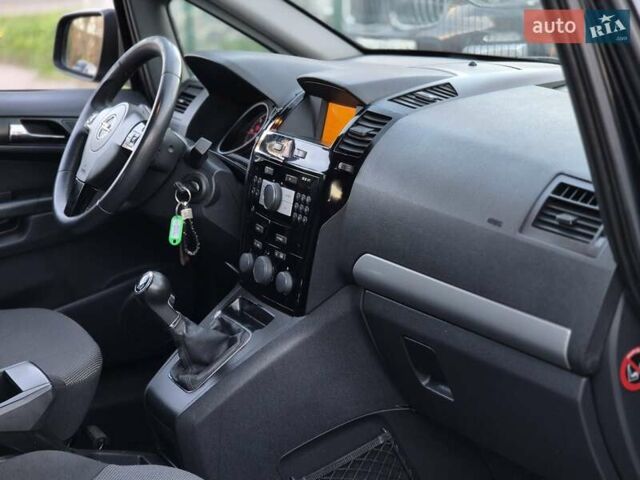 Чорний Опель Зафіра, об'ємом двигуна 1.7 л та пробігом 271 тис. км за 7055 $, фото 34 на Automoto.ua