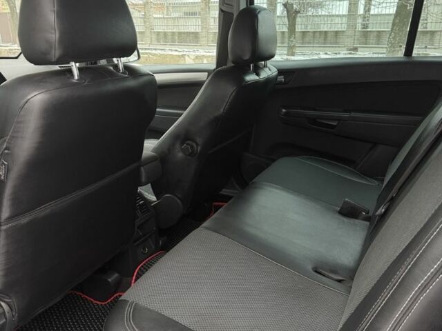 Чорний Опель Зафіра, об'ємом двигуна 1.7 л та пробігом 244 тис. км за 7500 $, фото 17 на Automoto.ua