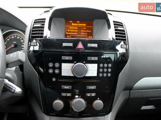 Черный Опель Зафира, объемом двигателя 1.8 л и пробегом 220 тыс. км за 7499 $, фото 71 на Automoto.ua