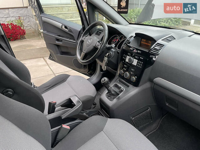 Черный Опель Зафира, объемом двигателя 1.7 л и пробегом 260 тыс. км за 6999 $, фото 25 на Automoto.ua