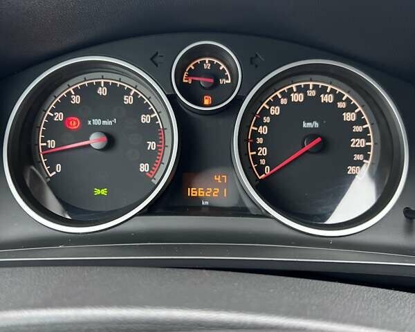 Черный Опель Зафира, объемом двигателя 1.8 л и пробегом 166 тыс. км за 7999 $, фото 32 на Automoto.ua