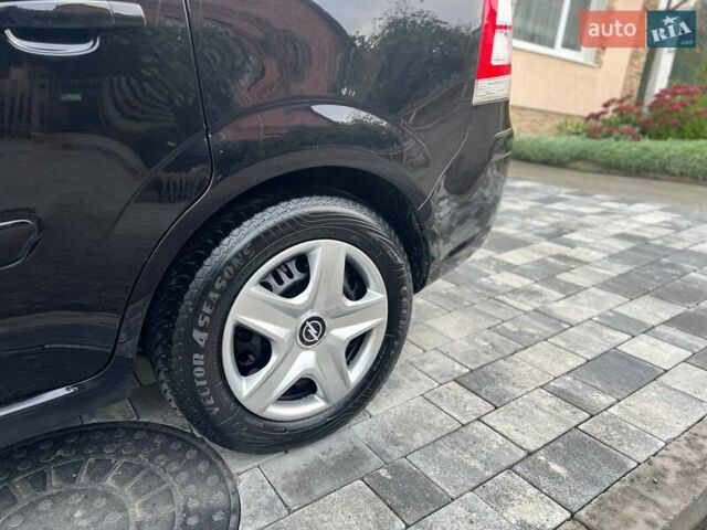 Черный Опель Зафира, объемом двигателя 1.6 л и пробегом 221 тыс. км за 6999 $, фото 22 на Automoto.ua