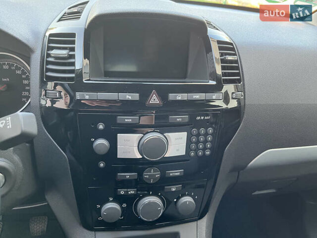 Черный Опель Зафира, объемом двигателя 0 л и пробегом 209 тыс. км за 8700 $, фото 6 на Automoto.ua