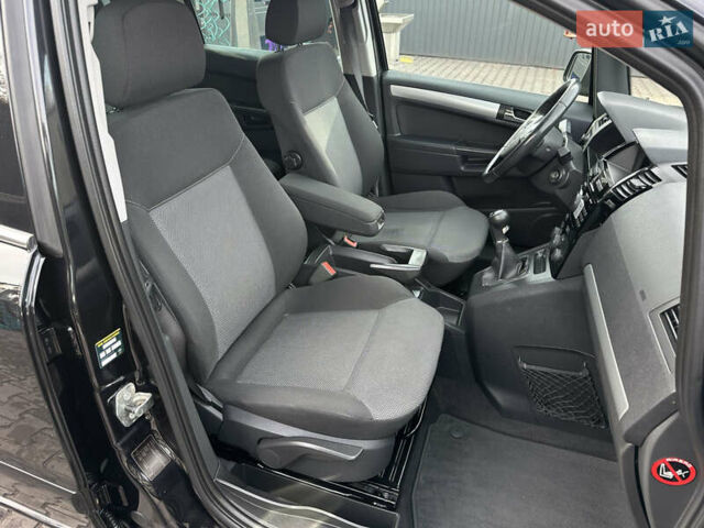 Чорний Опель Зафіра, об'ємом двигуна 1.8 л та пробігом 210 тис. км за 8199 $, фото 93 на Automoto.ua