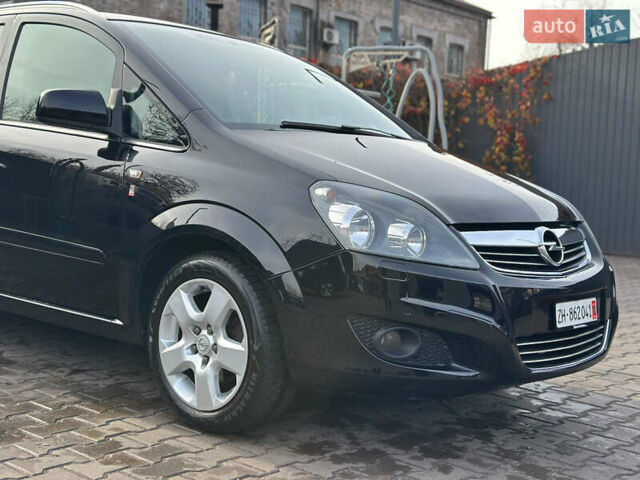 Чорний Опель Зафіра, об'ємом двигуна 1.8 л та пробігом 210 тис. км за 8199 $, фото 7 на Automoto.ua