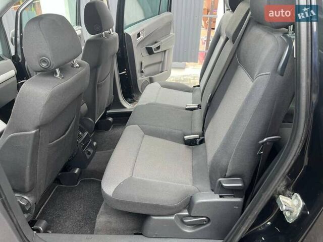 Черный Опель Зафира, объемом двигателя 1.6 л и пробегом 221 тыс. км за 7399 $, фото 48 на Automoto.ua