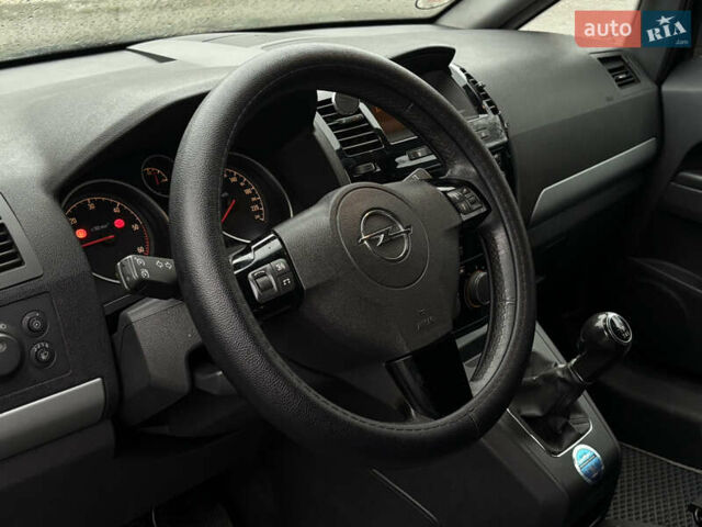 Черный Опель Зафира, объемом двигателя 0 л и пробегом 287 тыс. км за 6999 $, фото 8 на Automoto.ua