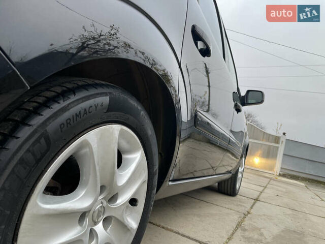 Черный Опель Зафира, объемом двигателя 1.7 л и пробегом 260 тыс. км за 6999 $, фото 8 на Automoto.ua