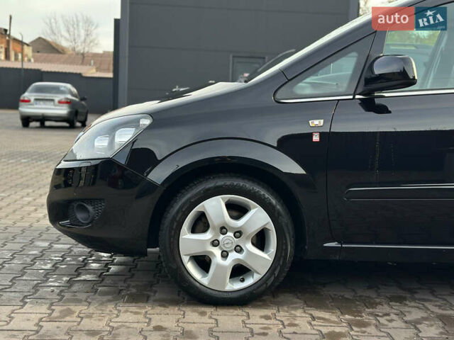 Чорний Опель Зафіра, об'ємом двигуна 1.8 л та пробігом 210 тис. км за 8199 $, фото 31 на Automoto.ua