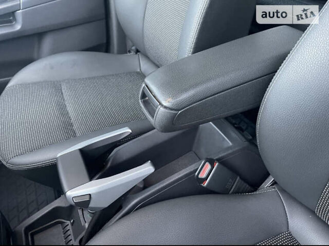 Черный Опель Зафира, объемом двигателя 1.69 л и пробегом 264 тыс. км за 7300 $, фото 9 на Automoto.ua