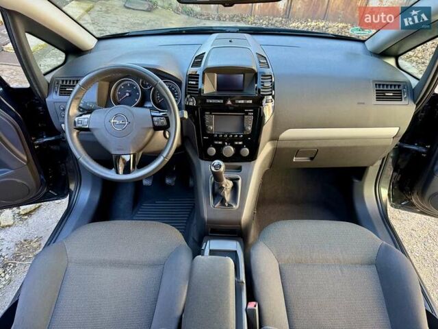 Чорний Опель Зафіра, об'ємом двигуна 1.7 л та пробігом 209 тис. км за 7950 $, фото 21 на Automoto.ua