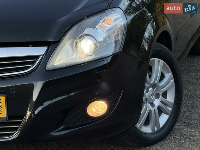 Черный Опель Зафира, объемом двигателя 1.7 л и пробегом 189 тыс. км за 8350 $, фото 15 на Automoto.ua