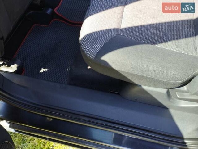 Черный Опель Зафира, объемом двигателя 1.6 л и пробегом 219 тыс. км за 7000 $, фото 22 на Automoto.ua