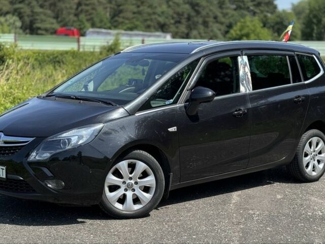 Черный Опель Зафира, объемом двигателя 1.6 л и пробегом 200 тыс. км за 9000 $, фото 1 на Automoto.ua