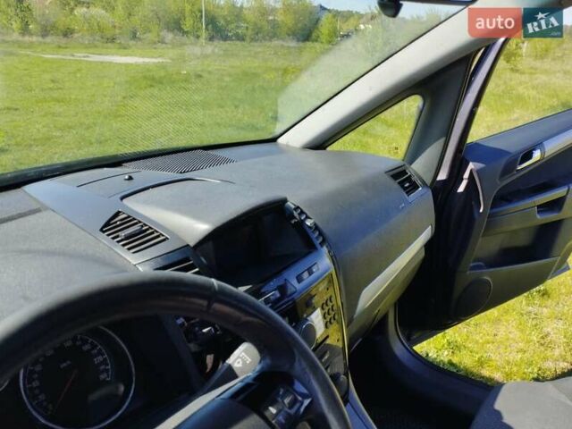 Черный Опель Зафира, объемом двигателя 1.6 л и пробегом 219 тыс. км за 7000 $, фото 18 на Automoto.ua