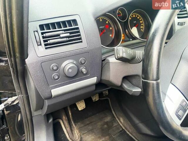 Черный Опель Зафира, объемом двигателя 0 л и пробегом 212 тыс. км за 7800 $, фото 12 на Automoto.ua