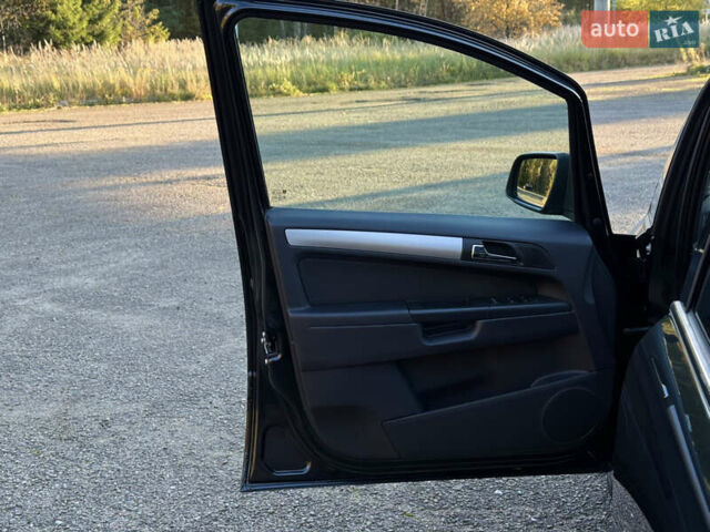 Черный Опель Зафира, объемом двигателя 1.7 л и пробегом 189 тыс. км за 8350 $, фото 48 на Automoto.ua