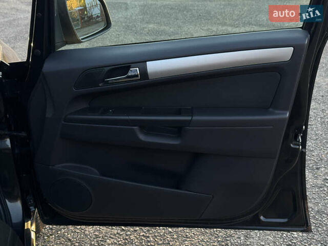 Черный Опель Зафира, объемом двигателя 1.7 л и пробегом 189 тыс. км за 8350 $, фото 86 на Automoto.ua