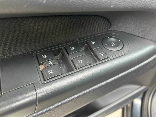 Черный Опель Зафира, объемом двигателя 1.7 л и пробегом 308 тыс. км за 7290 $, фото 15 на Automoto.ua