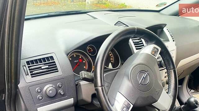 Черный Опель Зафира, объемом двигателя 0 л и пробегом 212 тыс. км за 7800 $, фото 10 на Automoto.ua