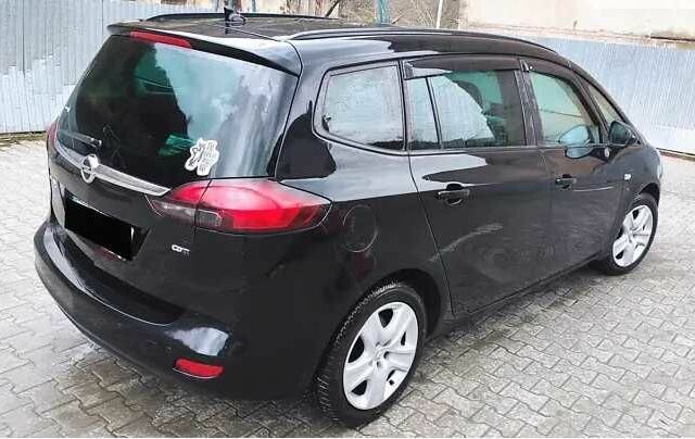 Опель Зафира 2012 в Рахове на Automoto.ua Черный Опель Зафира, объемом двигателя 2 л и пробегом 205 тыс. км за 10000 $, фото 3 на Automoto.ua