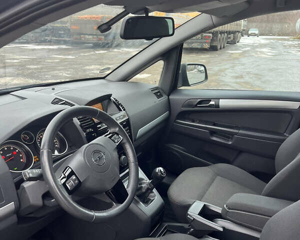 Черный Опель Зафира, объемом двигателя 1.8 л и пробегом 211 тыс. км за 8000 $, фото 27 на Automoto.ua