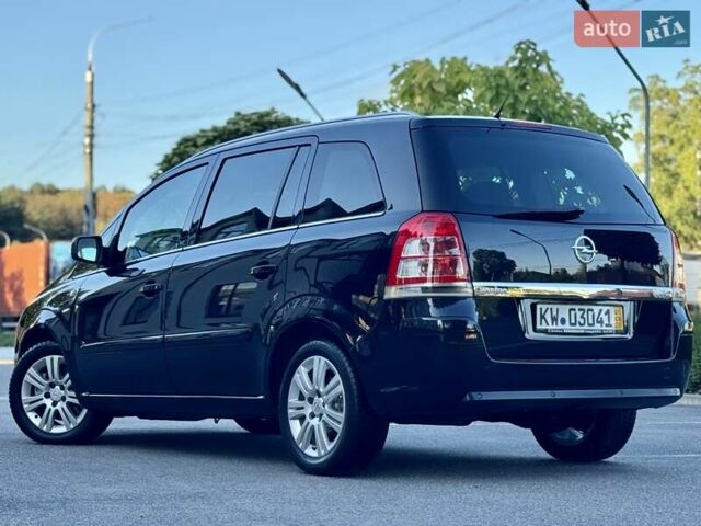 Чорний Опель Зафіра, об'ємом двигуна 1.7 л та пробігом 209 тис. км за 7950 $, фото 3 на Automoto.ua