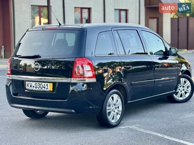 Чорний Опель Зафіра, об'ємом двигуна 1.7 л та пробігом 209 тис. км за 7950 $, фото 5 на Automoto.ua
