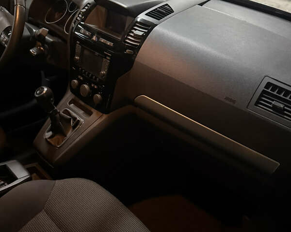 Черный Опель Зафира, объемом двигателя 1.8 л и пробегом 214 тыс. км за 7600 $, фото 10 на Automoto.ua