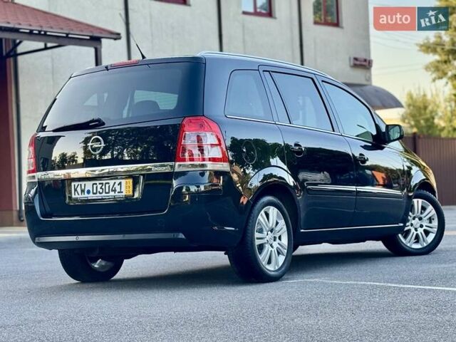 Чорний Опель Зафіра, об'ємом двигуна 1.7 л та пробігом 209 тис. км за 7950 $, фото 6 на Automoto.ua