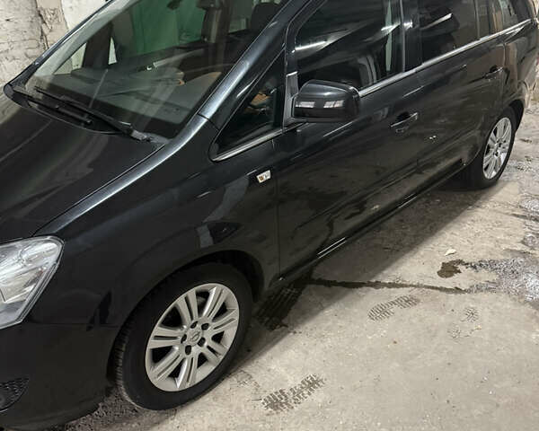 Черный Опель Зафира, объемом двигателя 1.8 л и пробегом 214 тыс. км за 7600 $, фото 1 на Automoto.ua