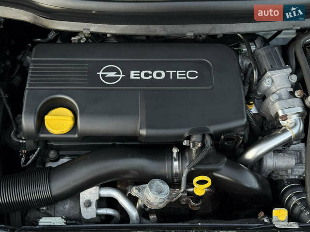 Черный Опель Зафира, объемом двигателя 1.7 л и пробегом 189 тыс. км за 8350 $, фото 115 на Automoto.ua